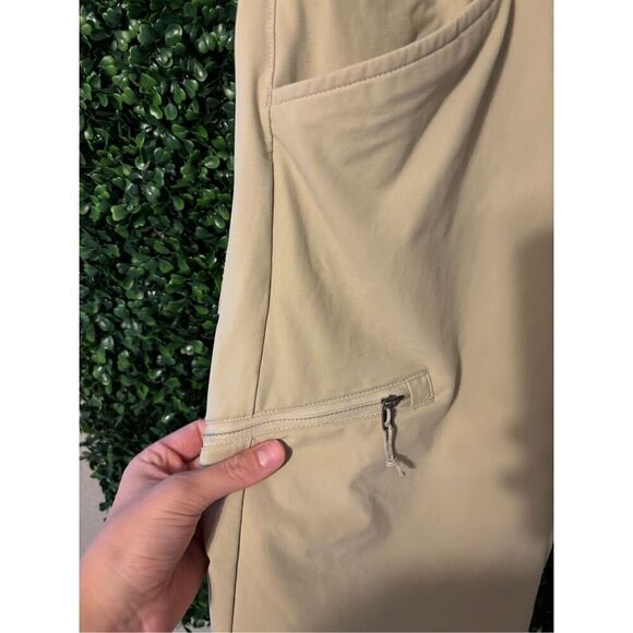 Mens Patagonia Light Khaki Shorts Size 30 - Picture 2 of 6